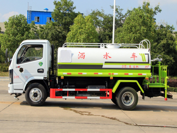 國六東風(fēng)小多利卡5噸灑水車