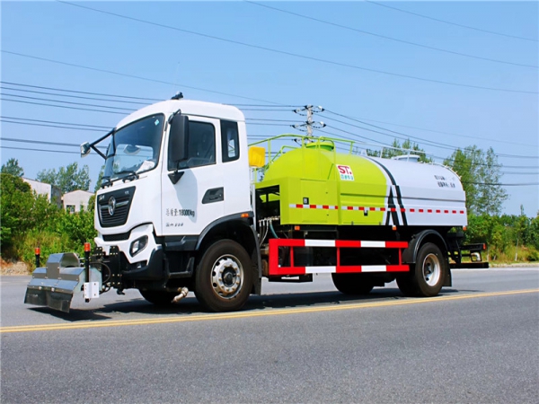 國(guó)六東風(fēng)天錦9方路面清洗車