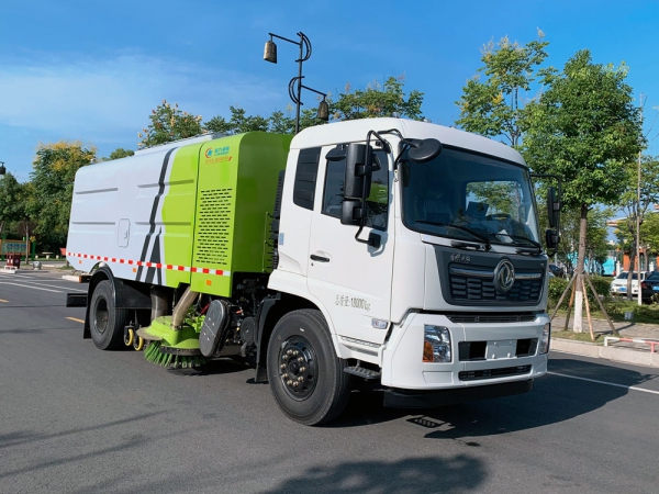 國(guó)六東風(fēng)天錦干掃車