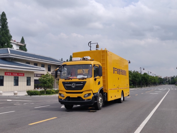 東風天錦2000方大流量排水車