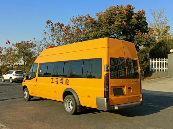 福特V348加長(zhǎng)軸救險(xiǎn)車