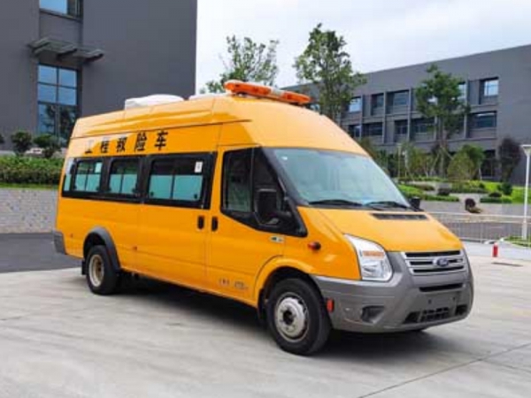 福特V348氣防車(chē)救險(xiǎn)車(chē)